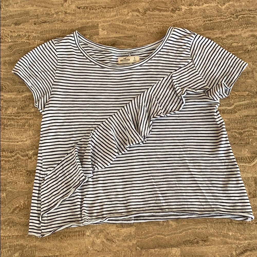 Hollister tee🖤